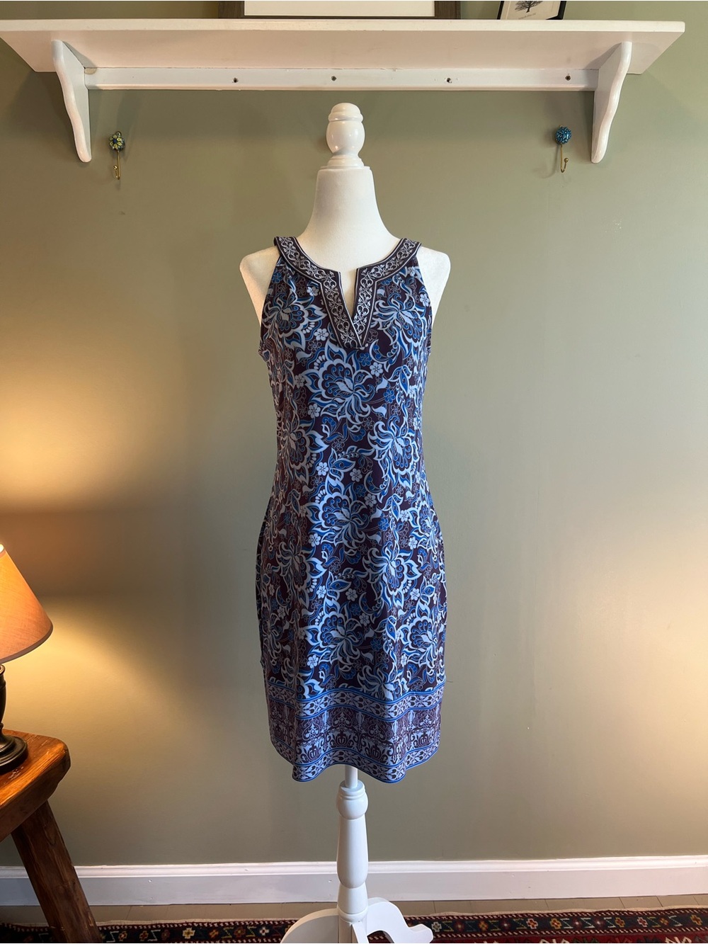 Magnolia Grace | Sleeveless Navy‎ Floral Midi Dress with Notch Neck